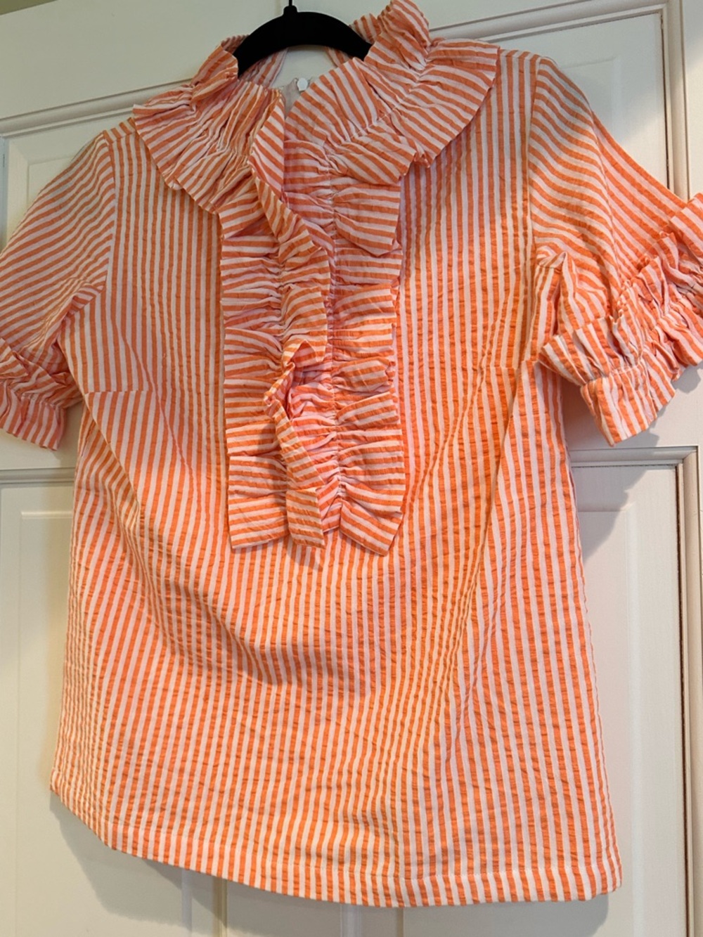 ELIZABETH WILSON Women's Orange & White Seersucker Ruffle-Front Blouse